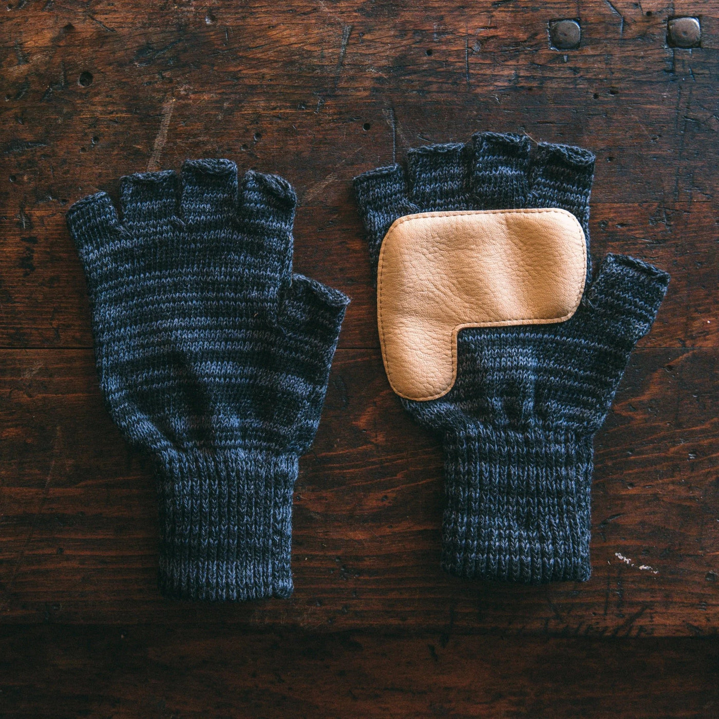 Fingerless Gloves with Deerskin - Charcoal